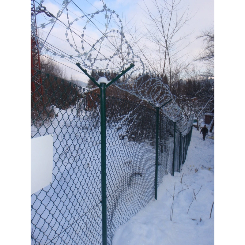 Sârmă ghimpată tip brici diametru ambalaj 450 mm / 8 m