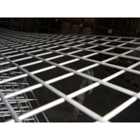 Covoraș neted sudurat / sârmă 4x4 mm / ochi 50x50 mm / dimensiune 1000x2000 mm / FE