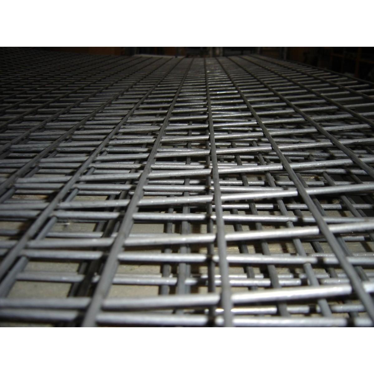 Plasă netedă sudată / sârmă 4x4 mm / ochi 50x50 mm / dimensiune 1500x3000 mm / FE