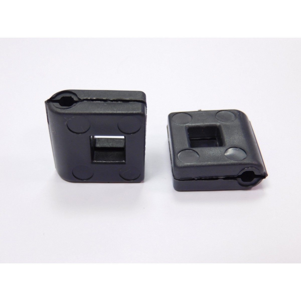 Distanțier PVC pe clemă / 4mm / negru / (pac. 10buc)